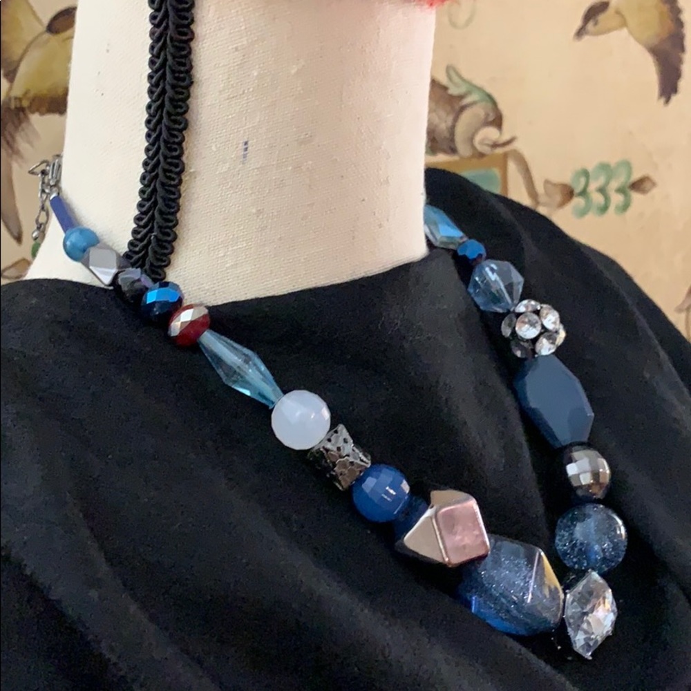 Necklace - Picture 2 of 4